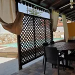 Xenia أفولا