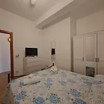 شقة Xenia