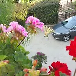 Xenia * أفولا